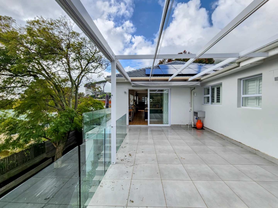To Let 5 Bedroom Property for Rent in Vredehoek Western Cape